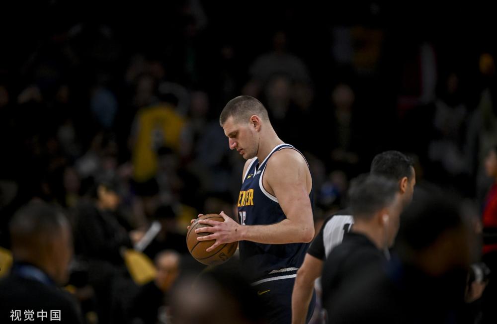 他需要在恩 他需要在恩