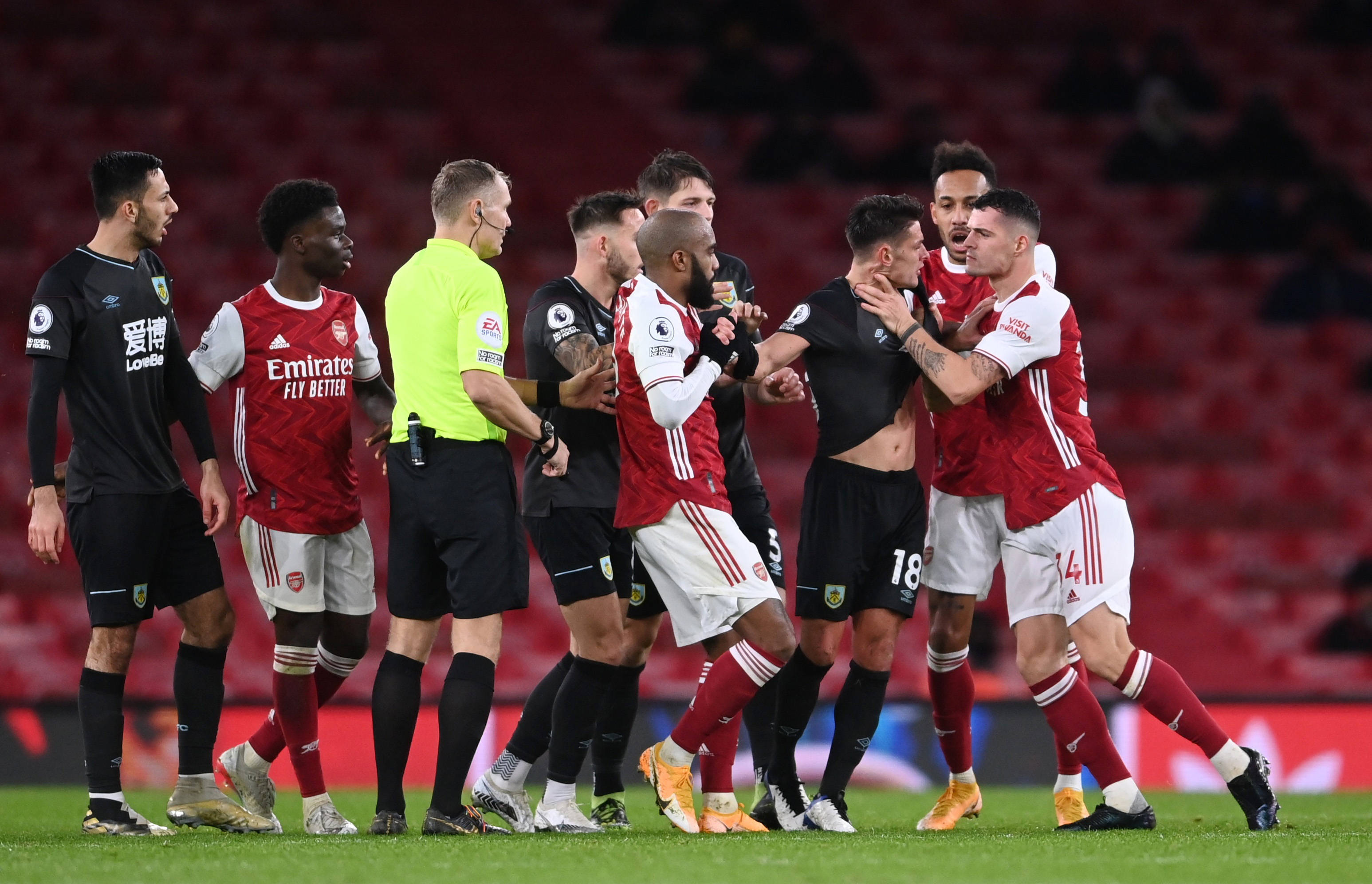 他通过小组 他通过小组