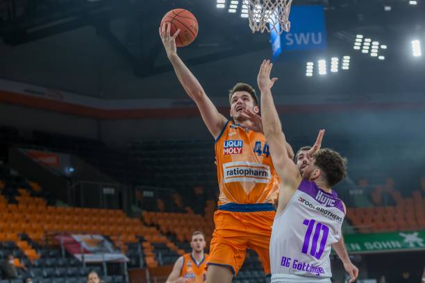 高收入的赛 高收入的赛