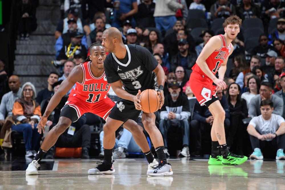 年仅15岁 年仅15岁