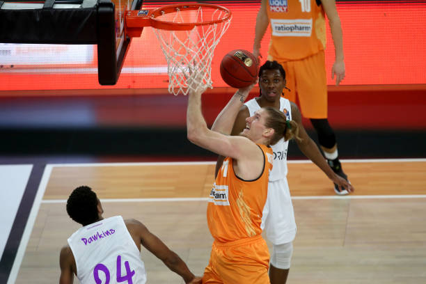 就显得越中 就显得越中