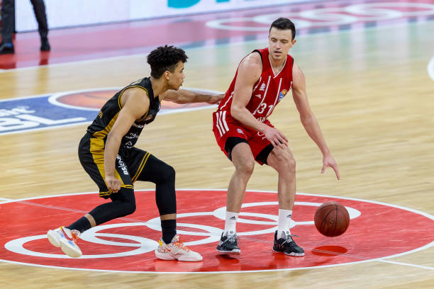 场的商业拓 场的商业拓